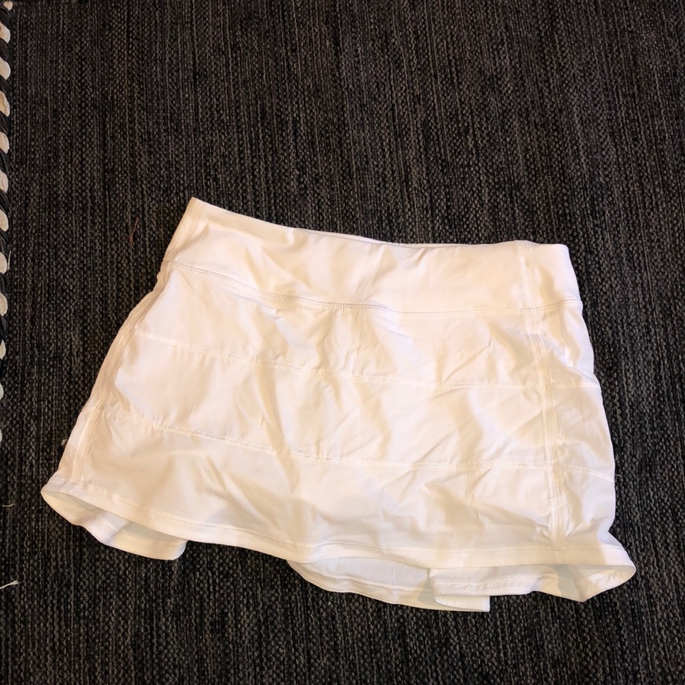 White Lululemon skirt/skort